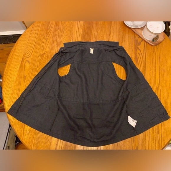 Forever21 Black Linen Button Up Vest with Draw Strings - Picture 6 of 13